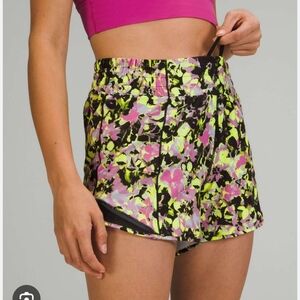 Lululemon hotty hot shorts 4" inseam Size 10